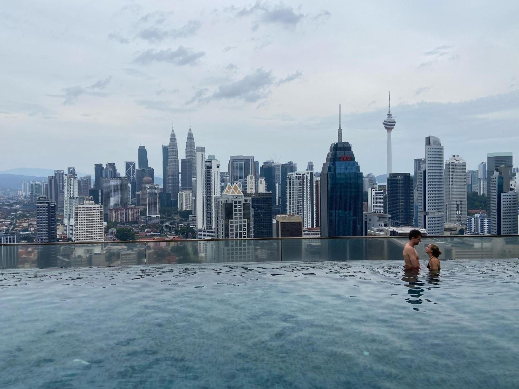 Skypool Kl Free Infinity Pool Over Kuala Lumpur Bagian luar foto